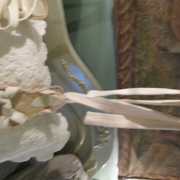 DKNY Tie Up Espadrilles Off White Size 9 VERY COOL - Picture 2 of 12